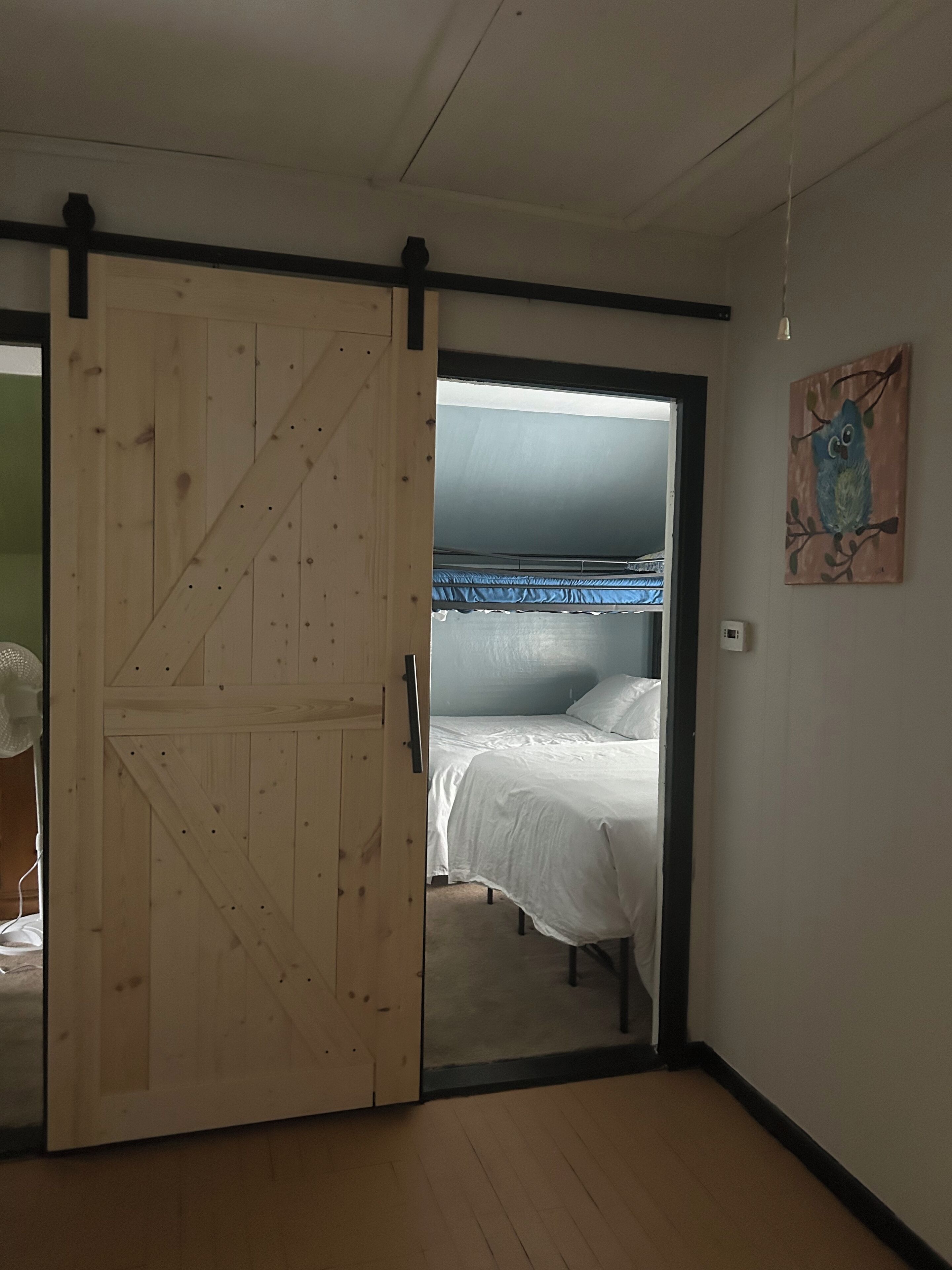 3 bedrooms, travel cot, free WiFi, bed sheets