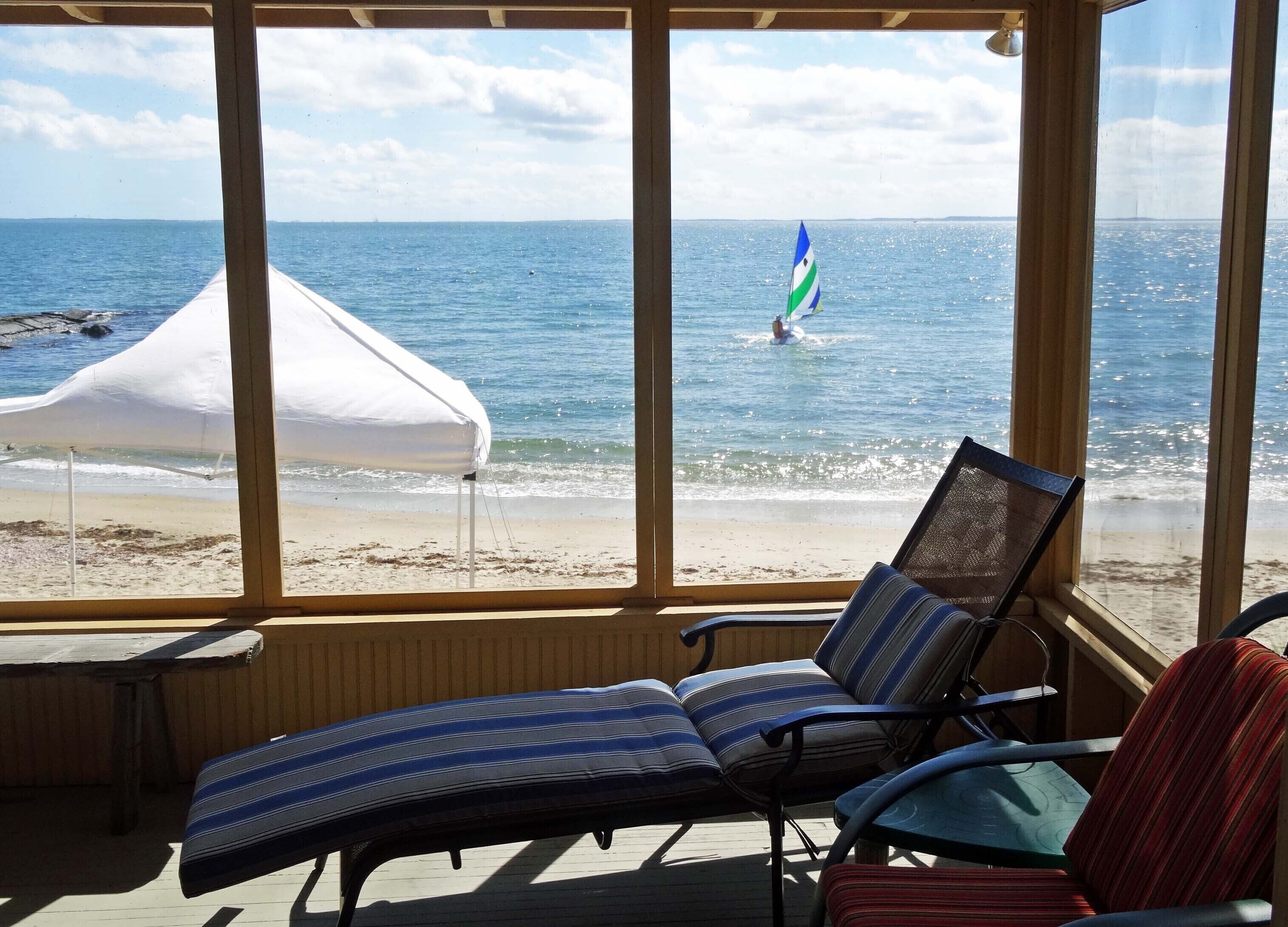 Classic Waterfront Cottage at Hawks Nest Beach