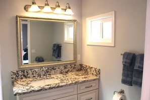 Hårføner og håndklær