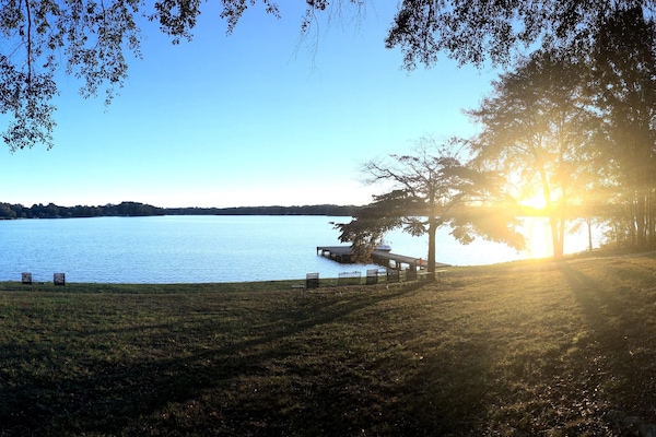 Stunning lakefront - seems like your own private lake!