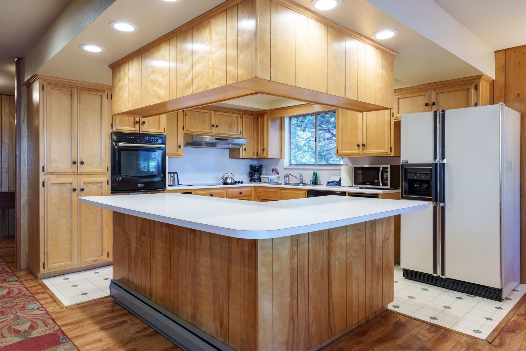 Refrigerador, microondas, horno, placa de cocina