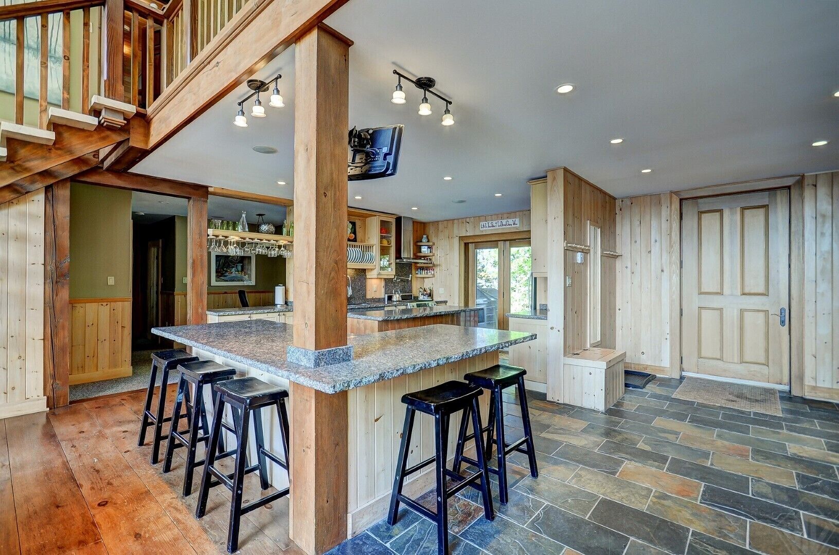 Lake Muskoka Executive Cottage 