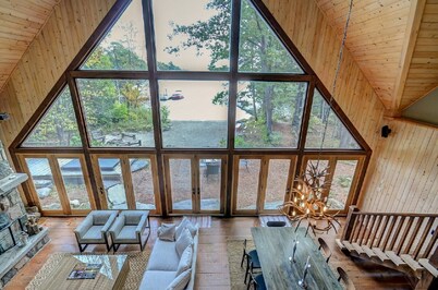 Lake Muskoka Executive Cottage 