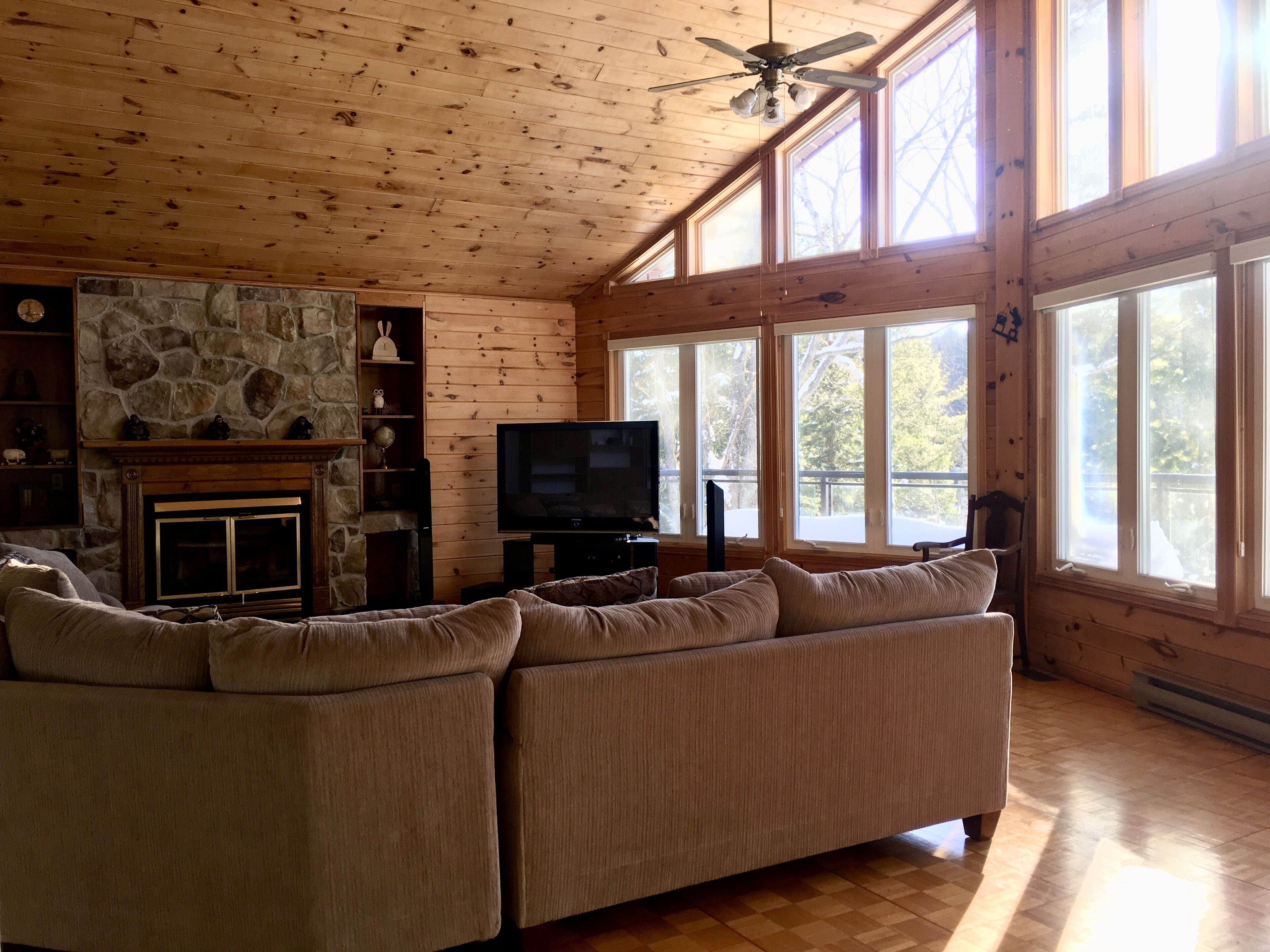 Appealing cottage by the lake