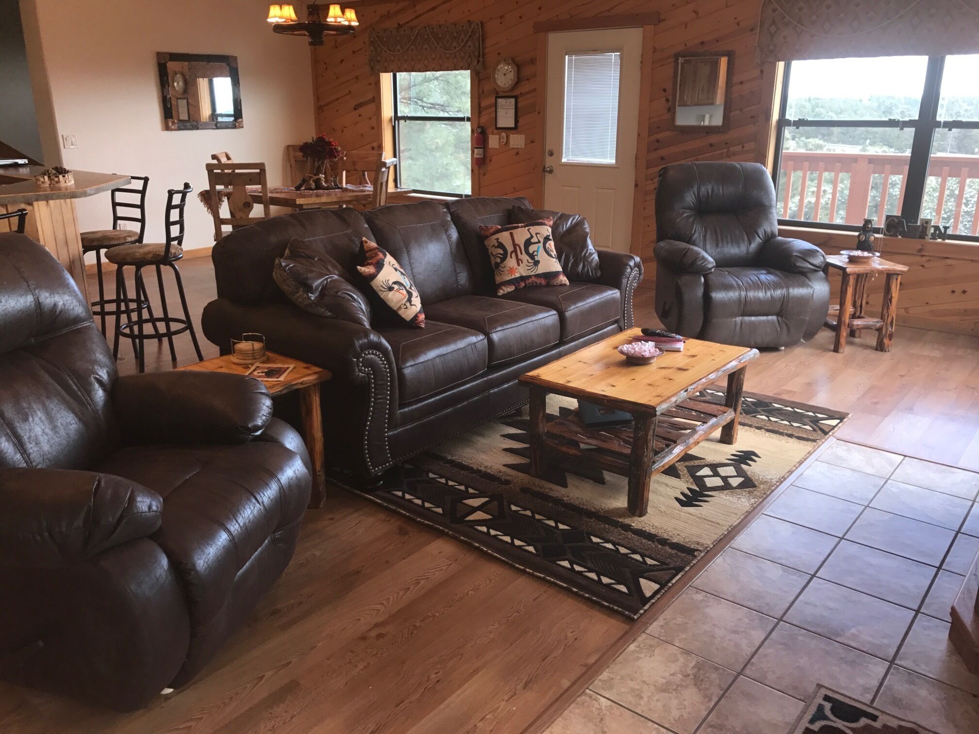 Private Rental Cabin Secluded at 7400 Ft on Mountainside, Great View, Hot Tub