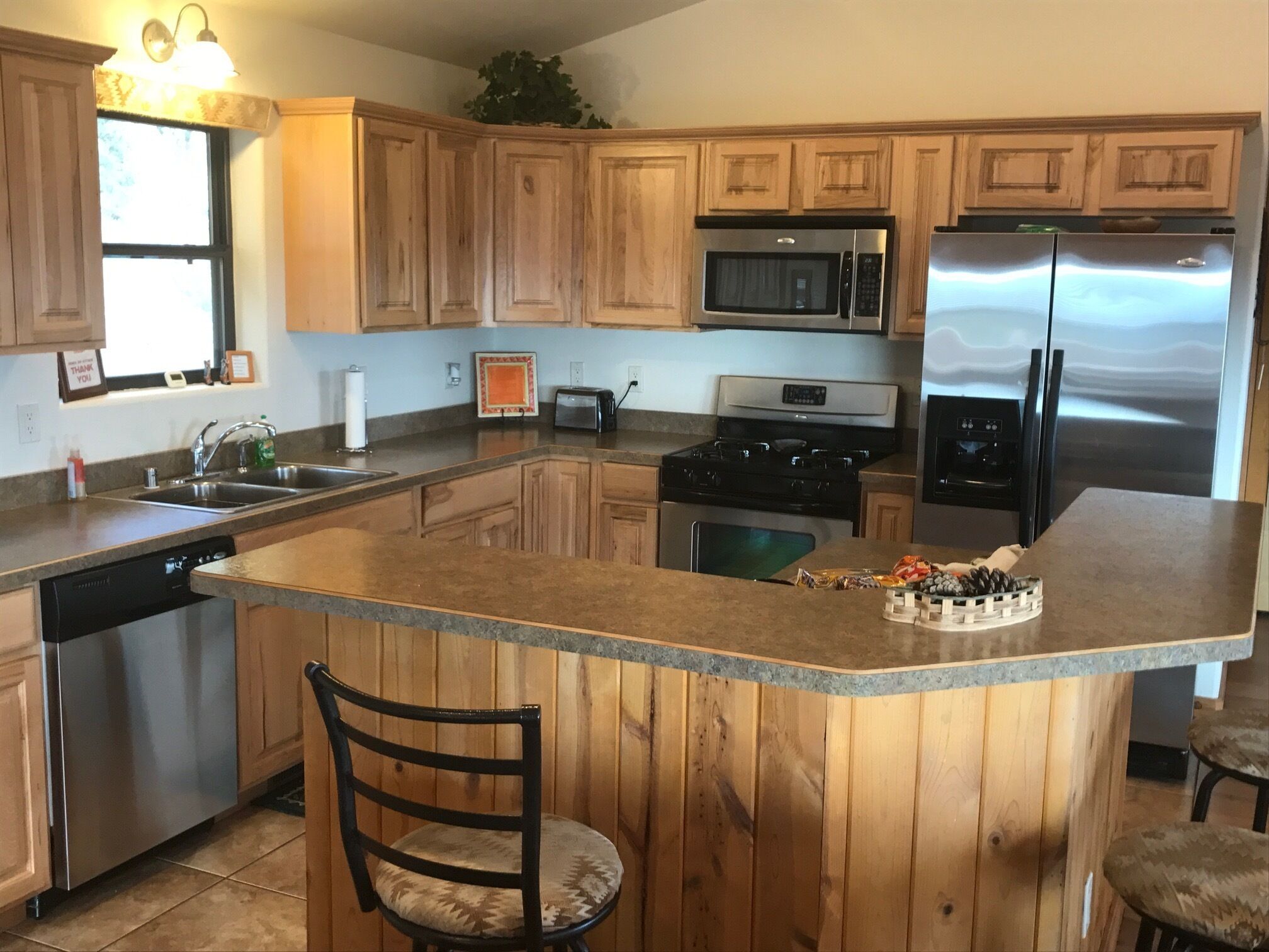 Private Rental Cabin Secluded at 7400 Ft on Mountainside, Great View, Hot Tub