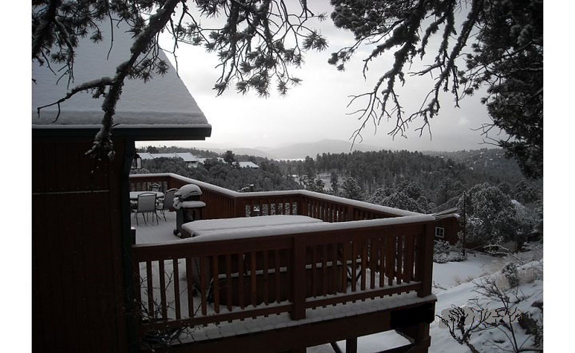 Private Rental Cabin Secluded at 7400 Ft on Mountainside, Great View, Hot Tub