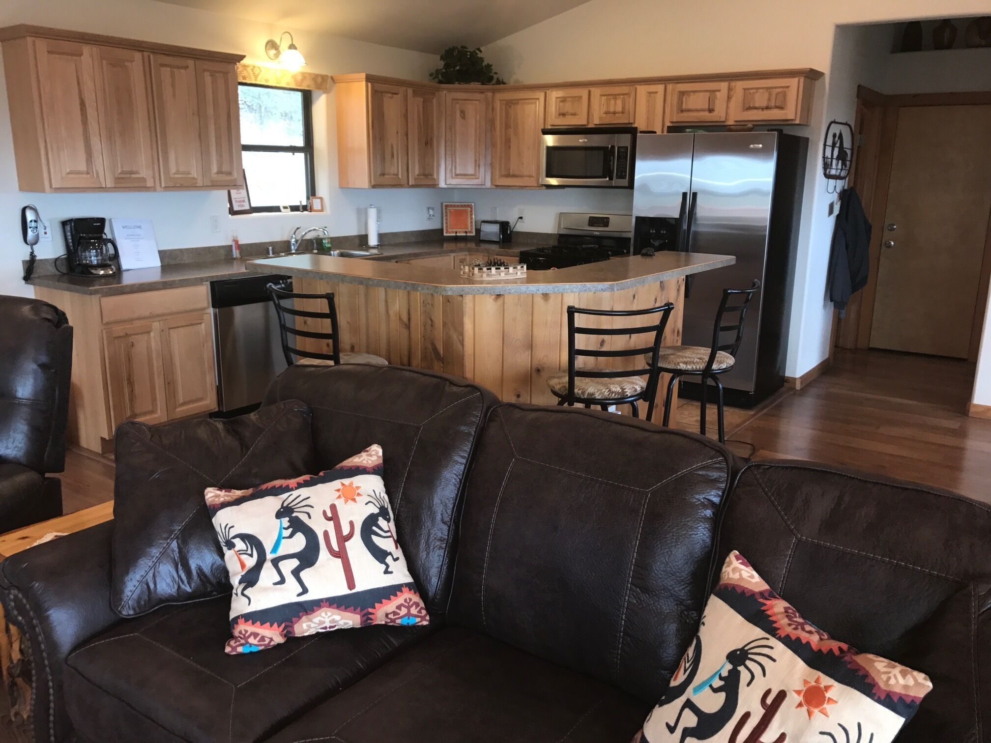 Private Rental Cabin Secluded at 7400 Ft on Mountainside, Great View, Hot Tub