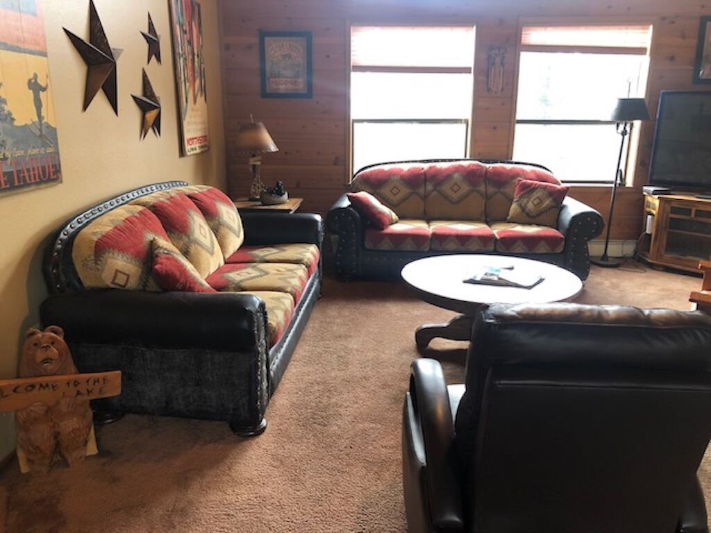 Gorgeous 4 BR Kingswood Estates Home - Family & Pet Friendly!!