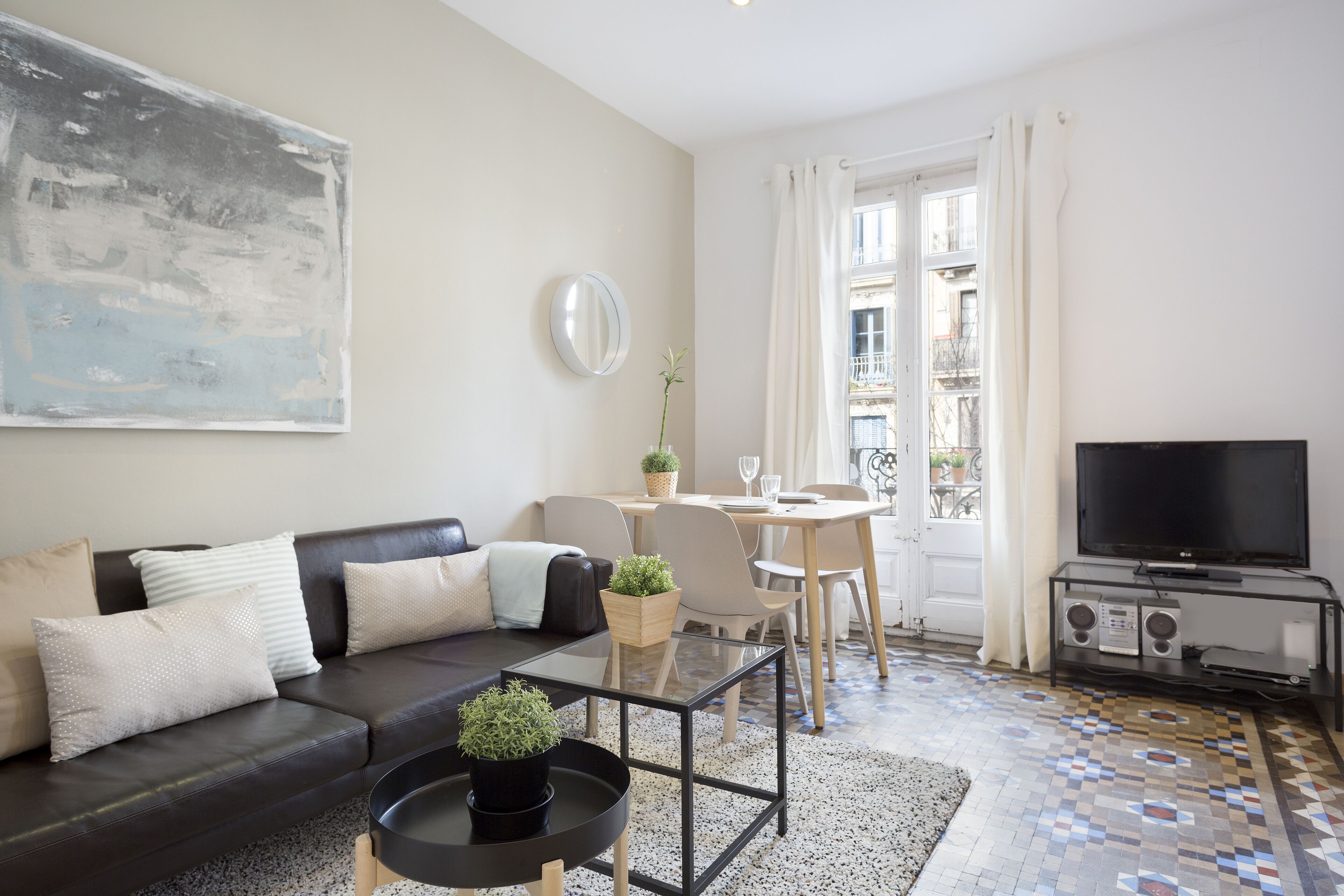 Fernseher, DVD-Player, Videothek, Stereoanlage