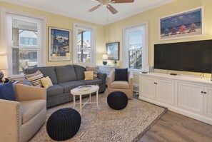 Smart TV, books, stereo