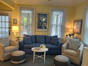 تلفزيون ذكي، كُتُب، ستيريو