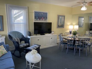 تلفزيون ذكي، كُتُب، ستيريو