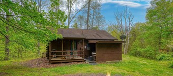 Blue Rose Cabins - Lincoln Log Cabin