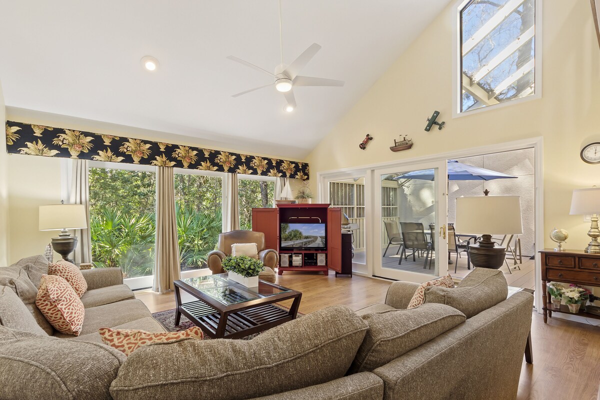 SeaPines, Updated, Walk to the Beach Club, Pet friendly, Two free bikes