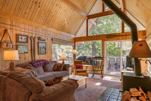 Icicle Riverhaus-Cozy Riverfront Cabin Leavenworth