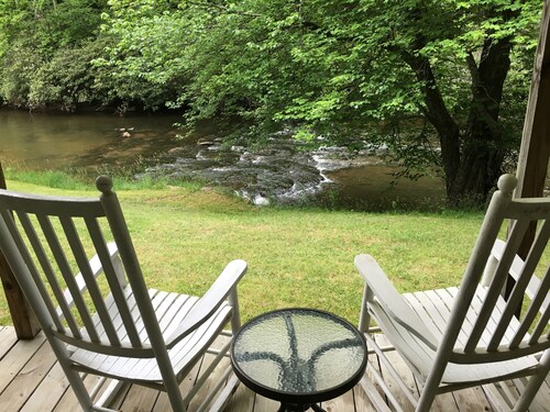 Private River Front w Pavilion, Fishing, Hiking, Private, Peaceful, Magical. 