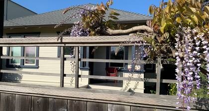 Lavender House Cottages, Classic Elegance in a Country Cottage