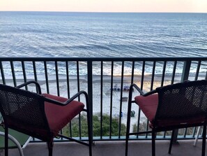 Property grounds - "Chasing Waves"-Oceanfront Luxury King Condo w/ Kitchen, Living Room & that View (Myrtle Beach)