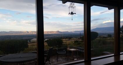Little Park Road Retreat - Hot Tub with a View
