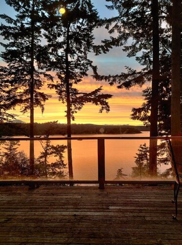 Mud Bay Waterfront - Wi-Fi - Tons of Privacy