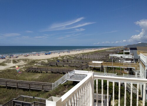 Beautiful Ocean Front Home with Stunning Views