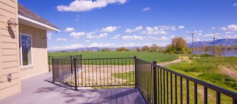 Enorme Lakefront House - 22 posti letto! Dock privato! Canottaggio, sci nautico, rafting!