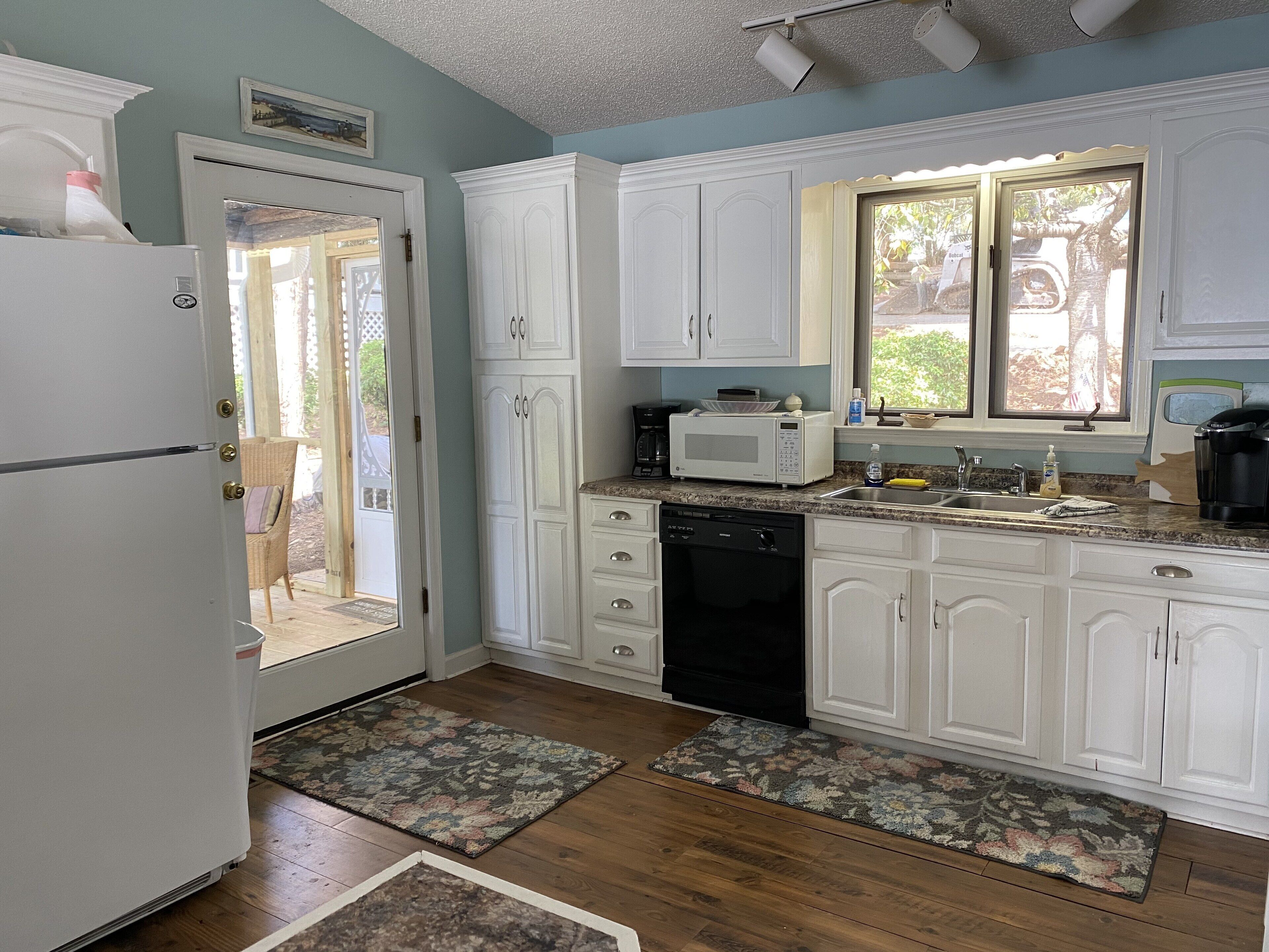 Cozy Cottage by the Lake