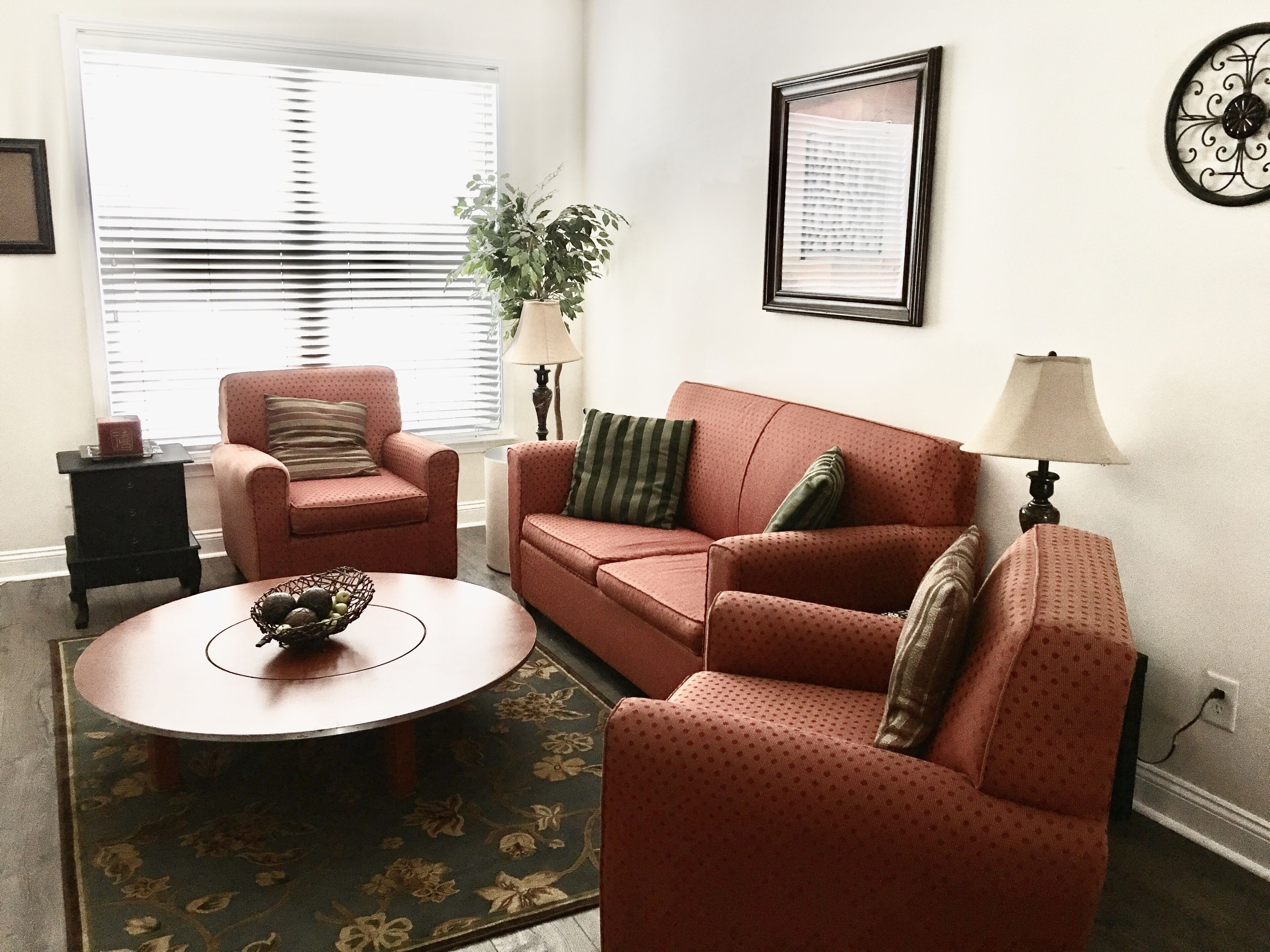 Vibrant Modern Townhouse In Historic Area - Uptown