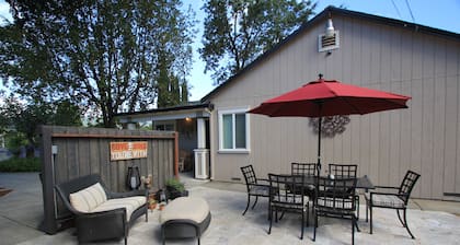 Wine Country 2 bedroom Cottage (with Optional 1 bedroom Guest House)