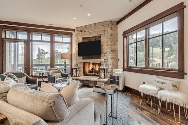 Views abound from the open floor plan year-round.