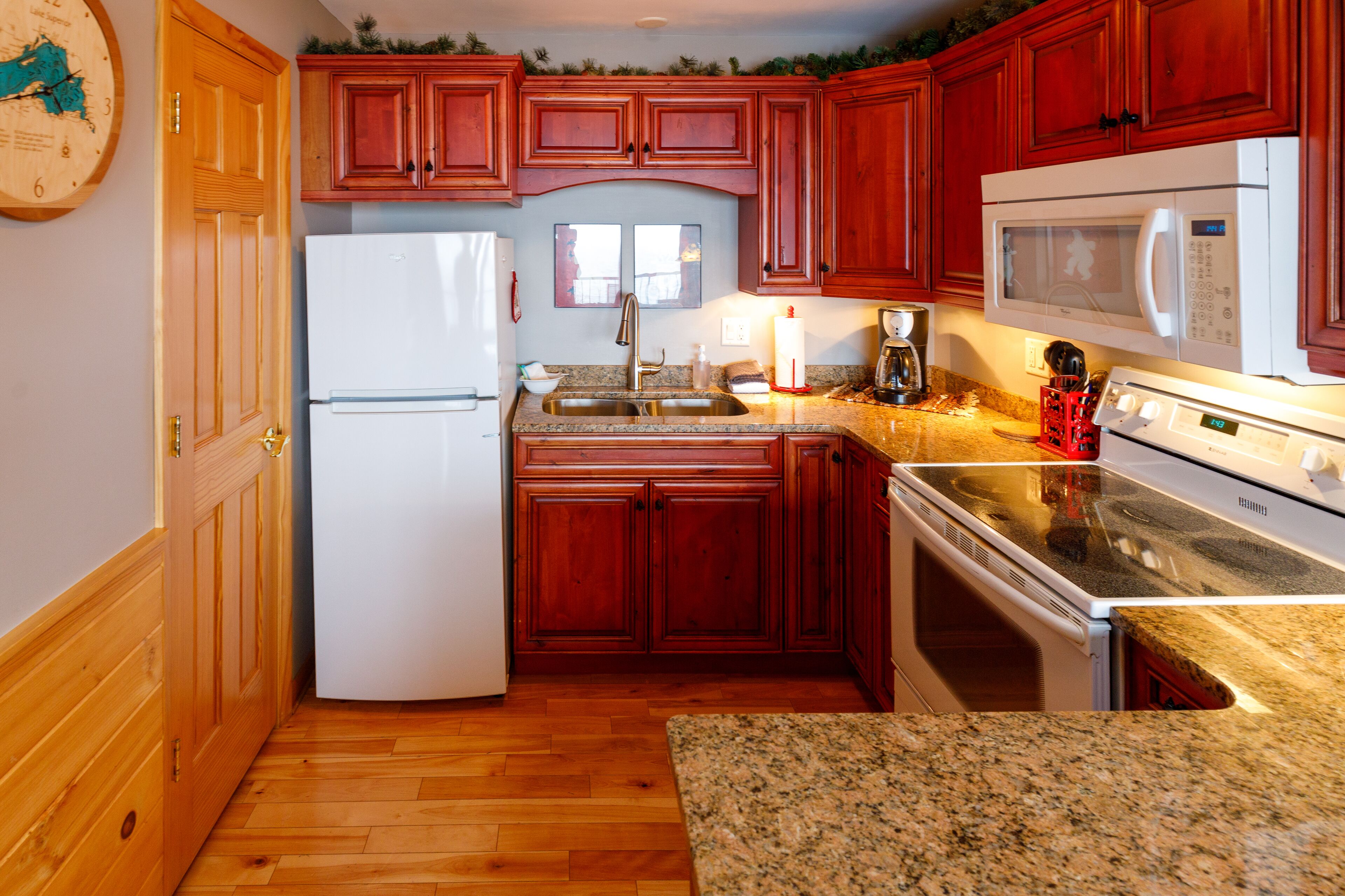 Lake Superior's Chateau LeVeaux #25...Quiet, Quaint & Modern Charm!