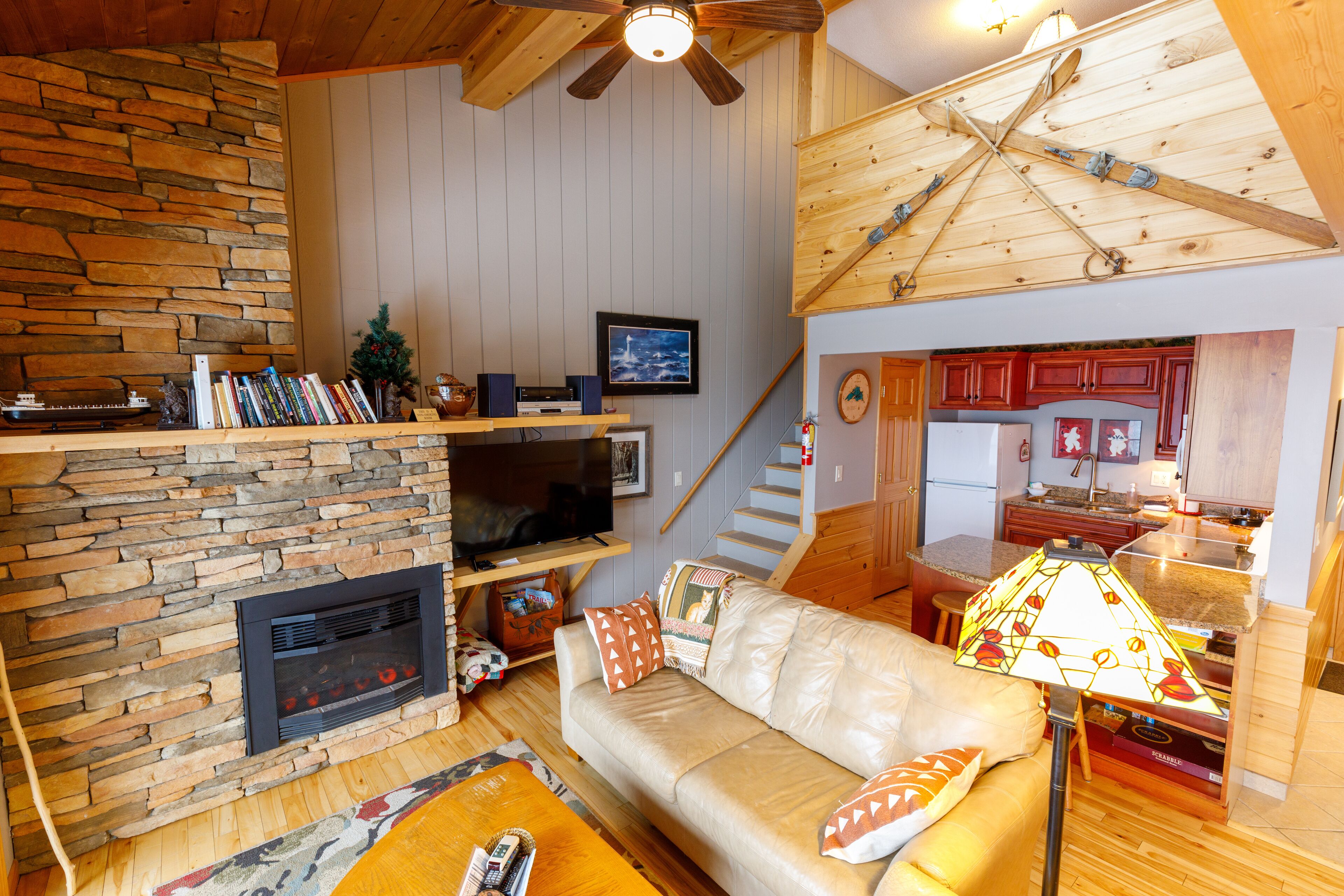 Lake Superior's Chateau LeVeaux #25...Quiet, Quaint & Modern Charm!