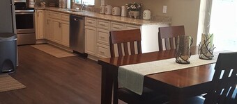 Beautiful farmhouse on acreage !Interact with the horses , enjoy the country !