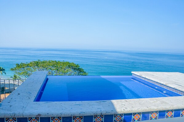 Outdoor pool, an infinity pool
