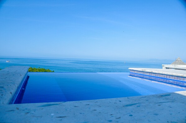 Outdoor pool, an infinity pool