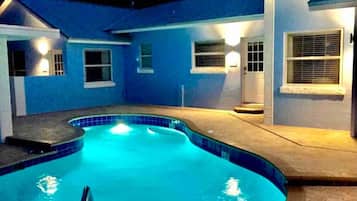 Outdoor pool, pool loungers