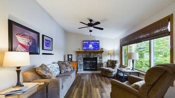 Smart TV, fireplace