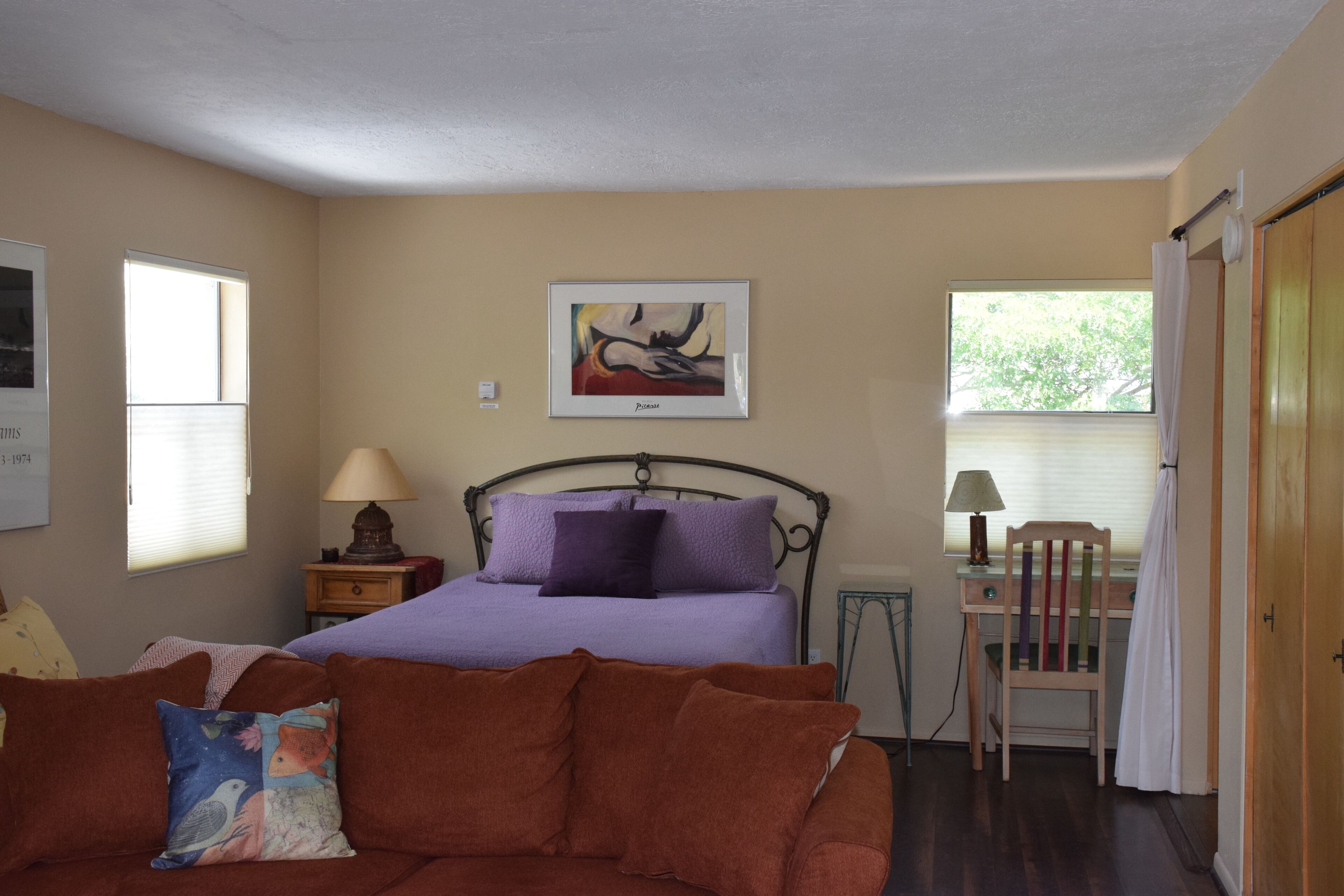 Awesome FUN Location! Close to Plaza, Close to Ski! Tennis, Summer Swim!