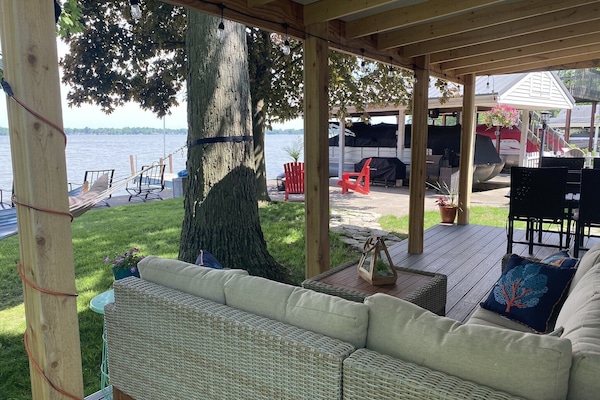 Additional view of the porch and it’s lake side view.