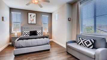 3 habitaciones, tabla de planchar con plancha, wifi y ropa de cama