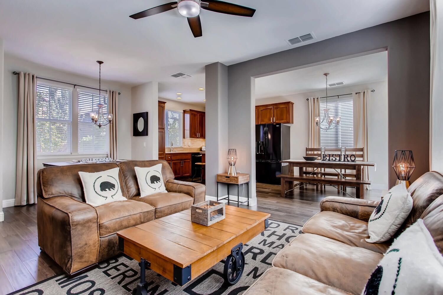 GIANNO SILVER Downtown, Airport, Sleep Train Arena, Walk To Parks, Tennis Courts