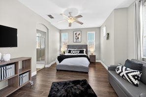 3 bedrooms, iron/ironing board, WiFi, bed sheets