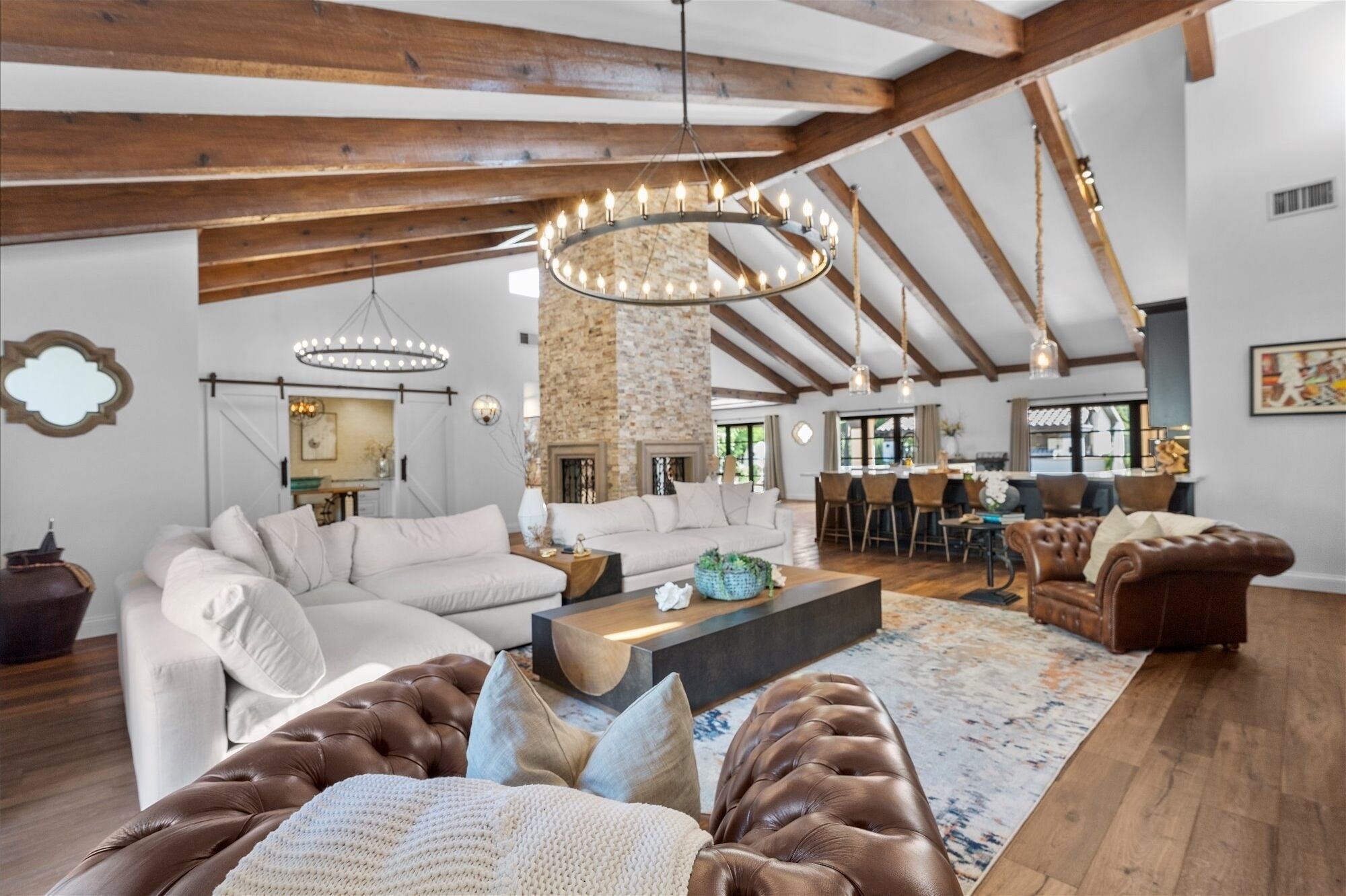 智能電視、壁爐、音響、電腦螢幕