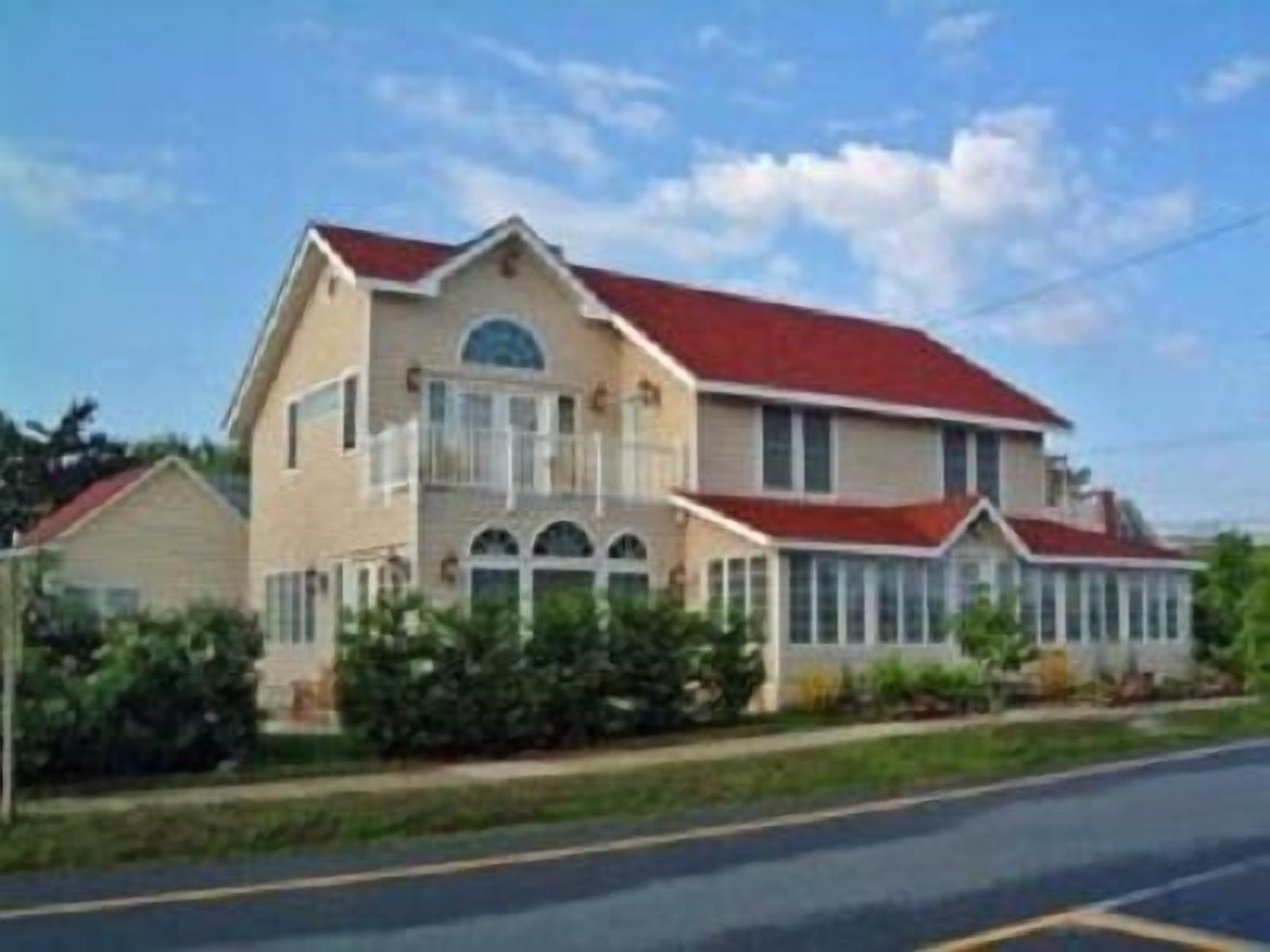 6 Bedrooms 4 Bath House - 2 blocks to the beach