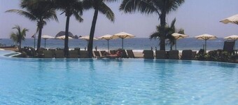 Bay View Grand 3BR/3bath(Priced as a 2brm!!!)