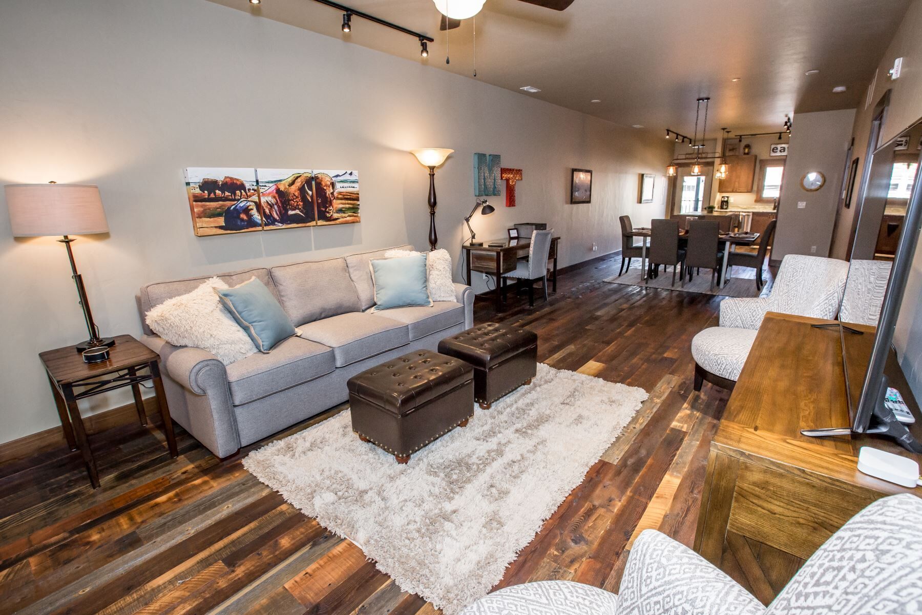 Baker Loft 203 - Downtown condo, walking distance to restaurants, shops & more!