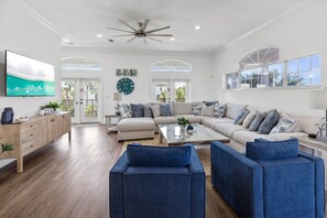 Unclassified image, 3 of 89, button