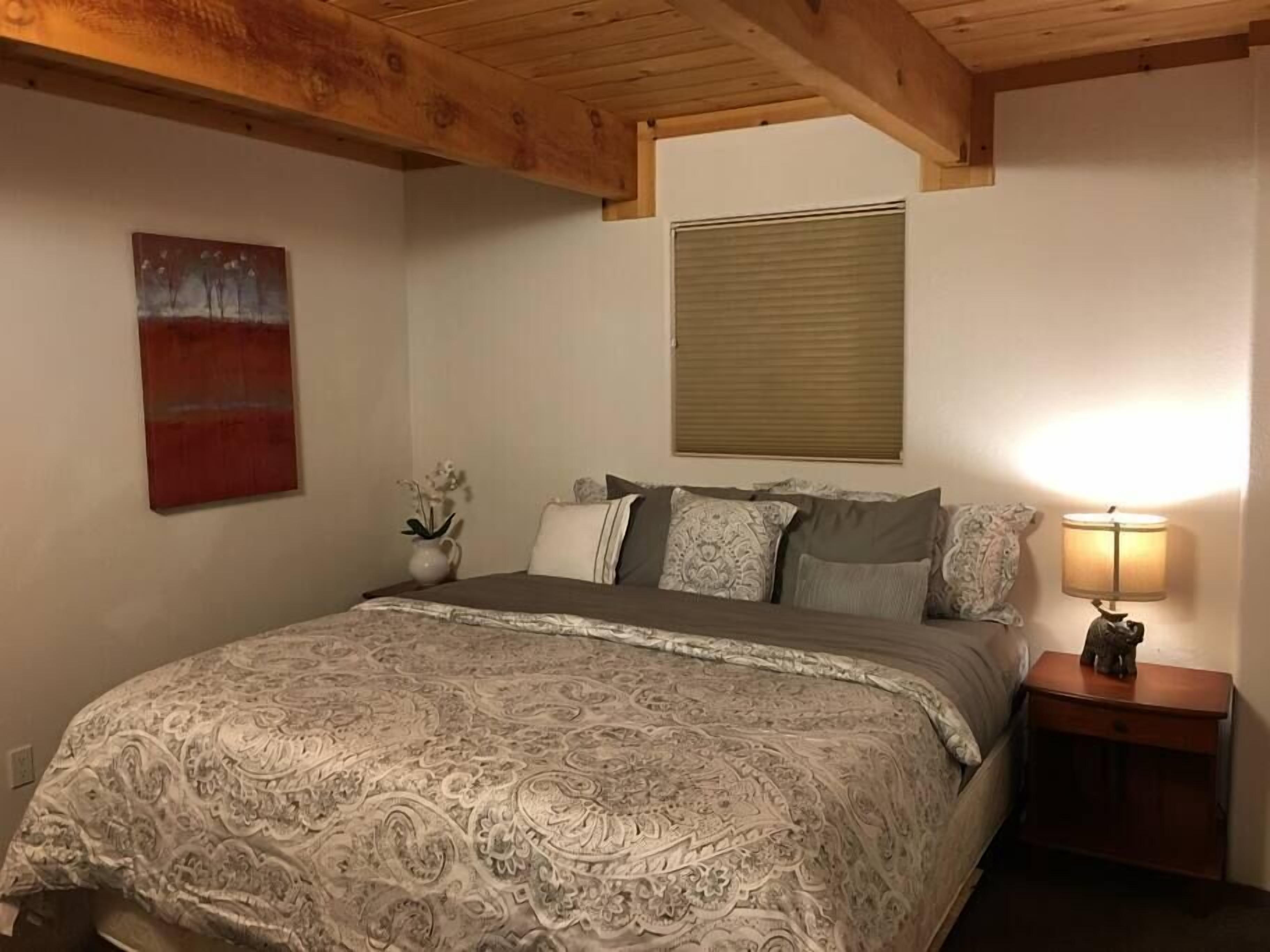 Eagles Tahoe Chalet Panoramic Lake Views & HotTub