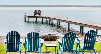 La mejor relación calidad-precio en Seneca Lake! ¡Nueva Remodelación! RARE nivel Lakefront en la ruta del vino!